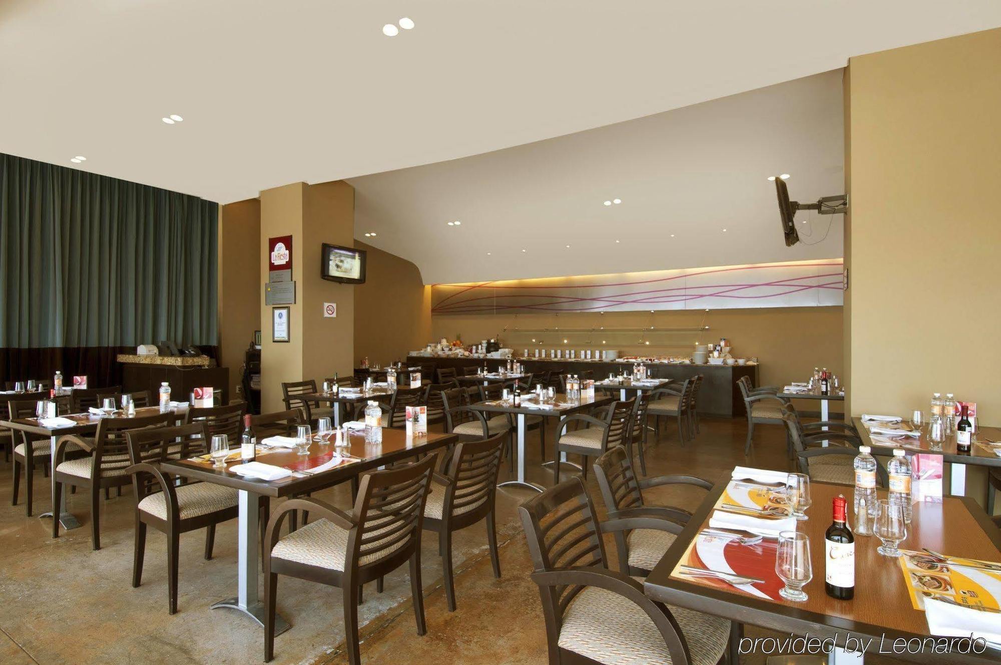 Fiesta Inn Express Durango Ristorante foto